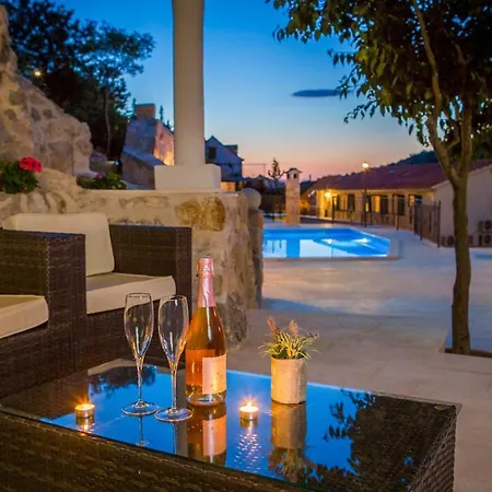 Luka Brac Villa *