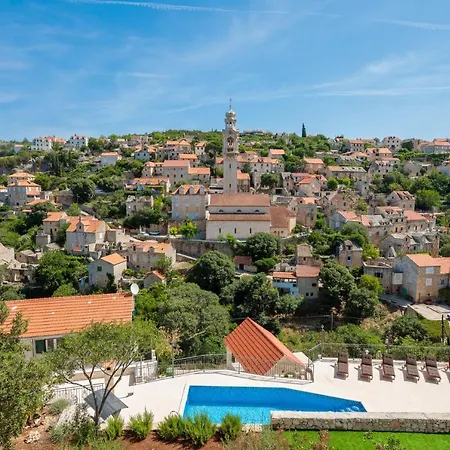 Luka Brac Villa *