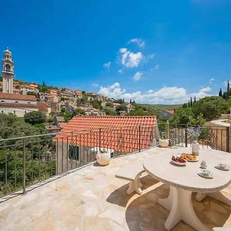 Villa Luka Brac *