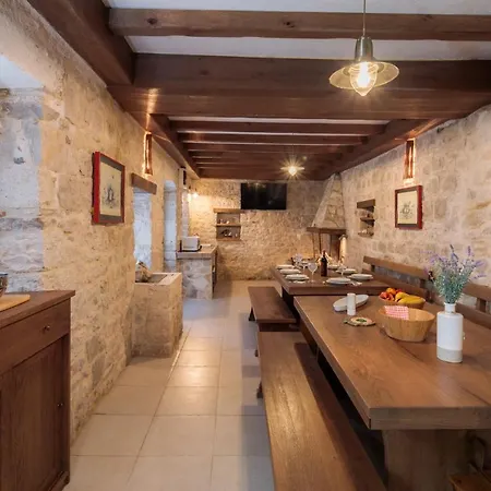 Villa Luka Brac *