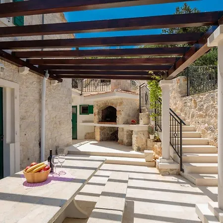 Luka Brac Villa *